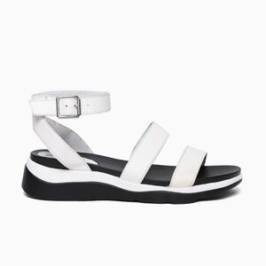 Steve Madden White Leather Relish Sandals